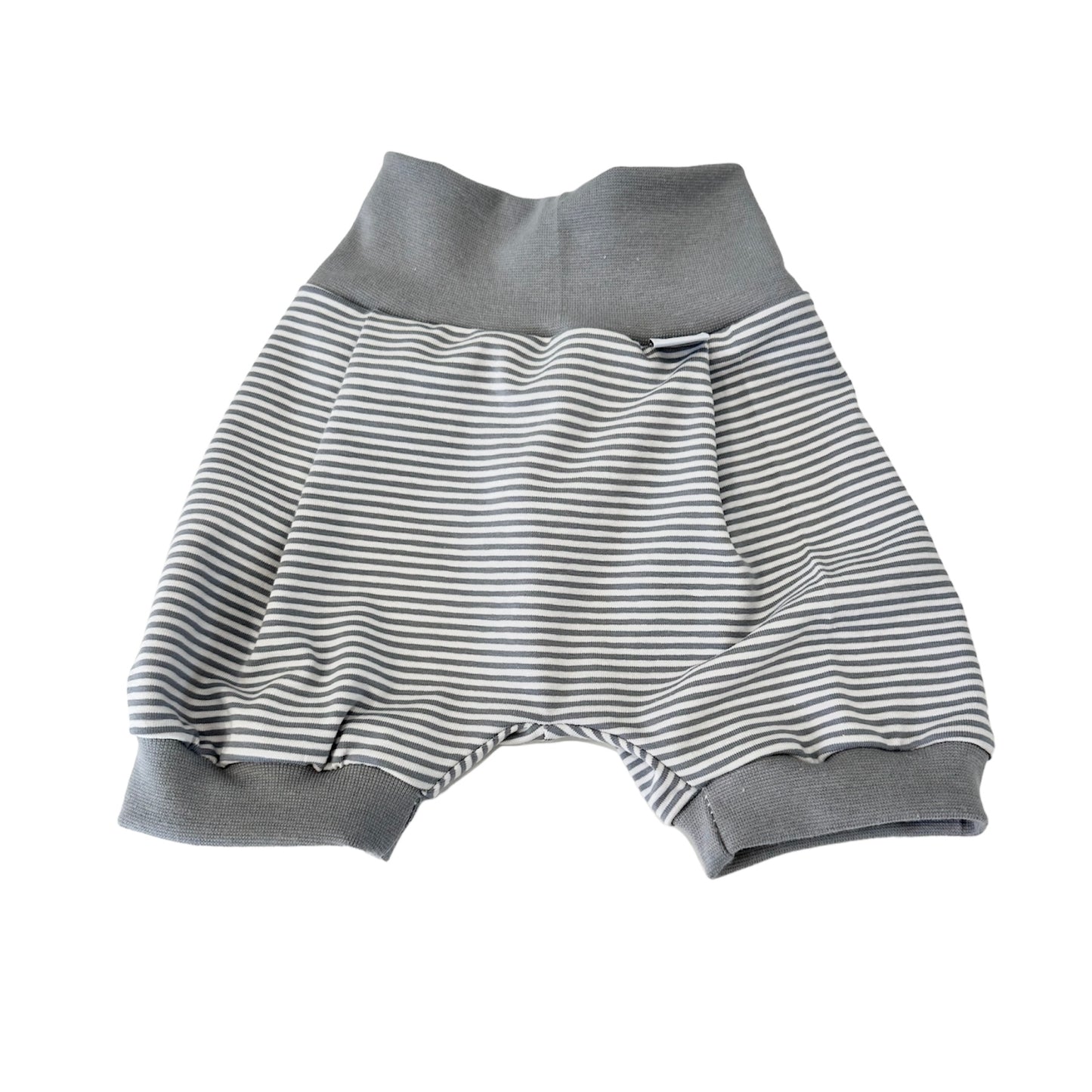 Pumpshorts Grau  Streifen